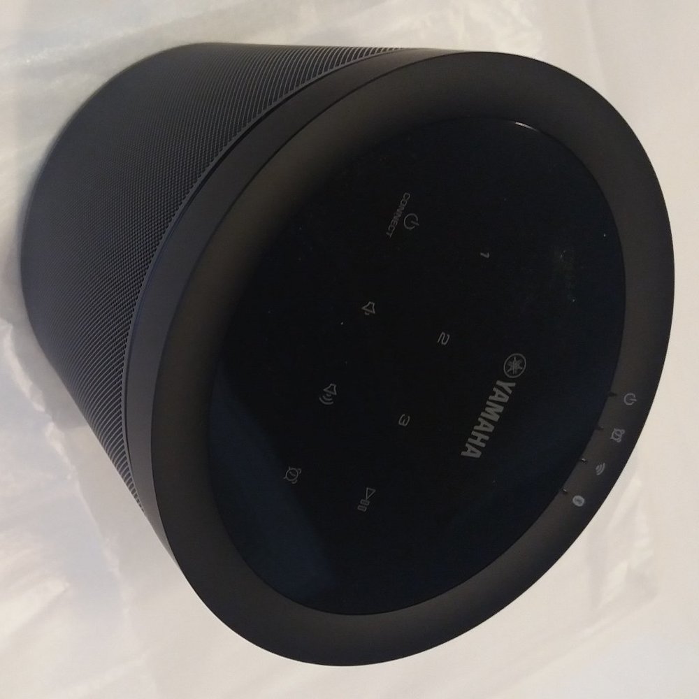 YAMAHA MusicCast 20 Speaker, BLACK with power supply